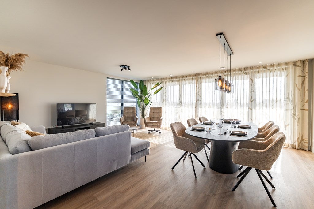 Vrijstaande woning te koop: Straatweg 32, Follega