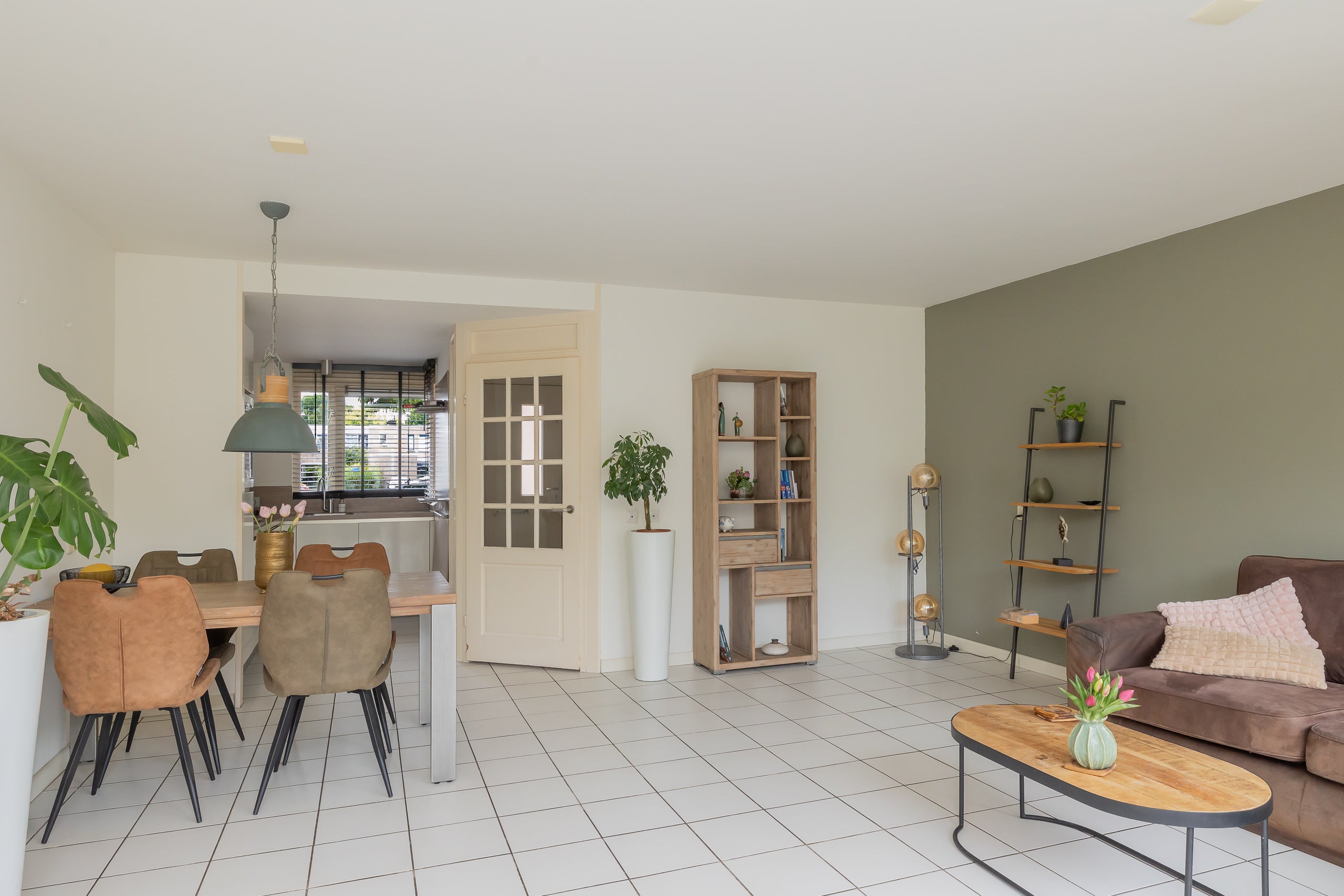 Tussenwoning te koop: Flevomeer 29, Uithoorn