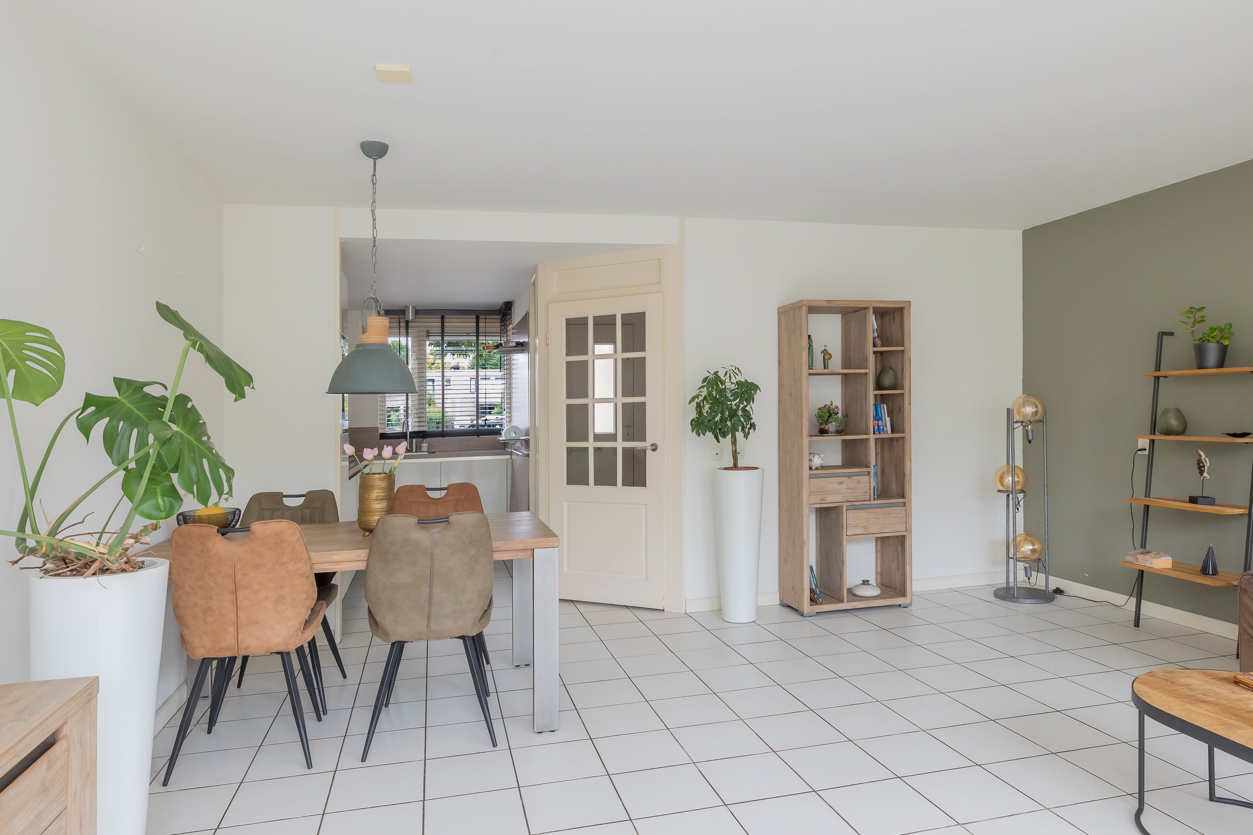 Tussenwoning te koop: Flevomeer 29, Uithoorn