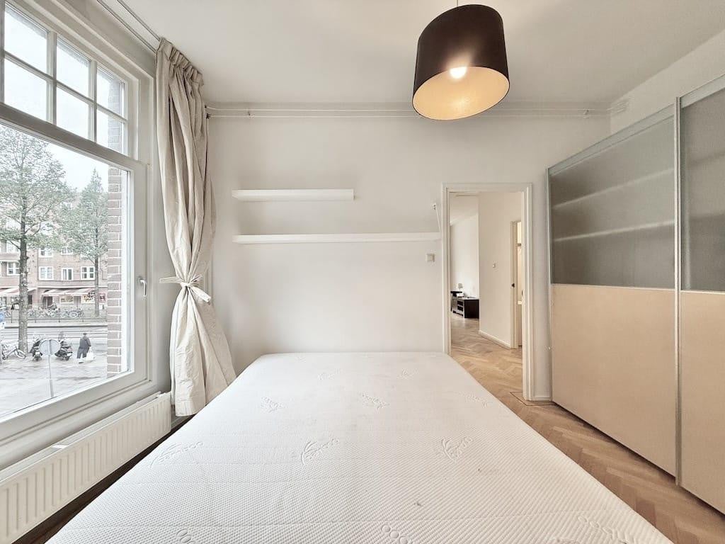 Woning te huur: Van Baerlestraat, Amsterdam