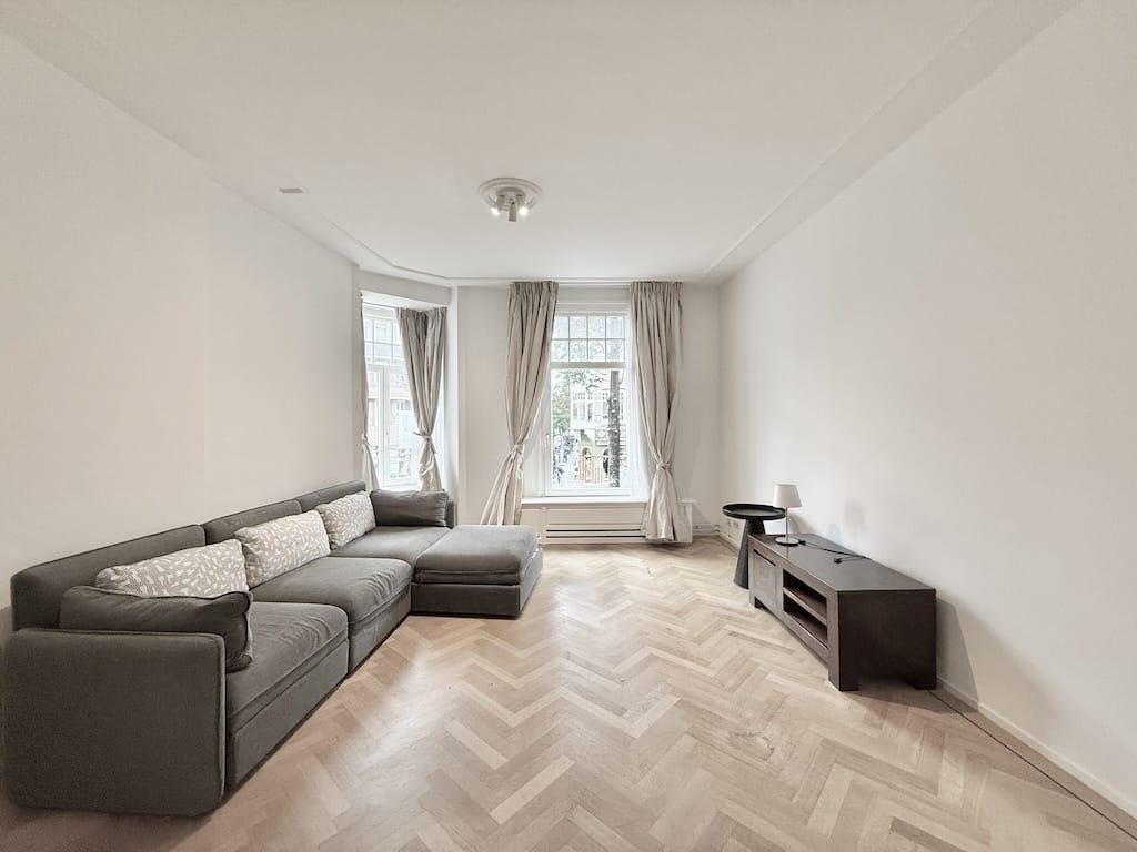 Woning te huur: Van Baerlestraat, Amsterdam