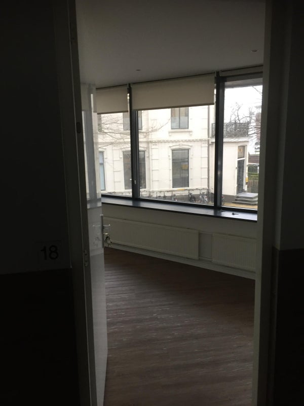 studios for rent on van Swietenstraat 18