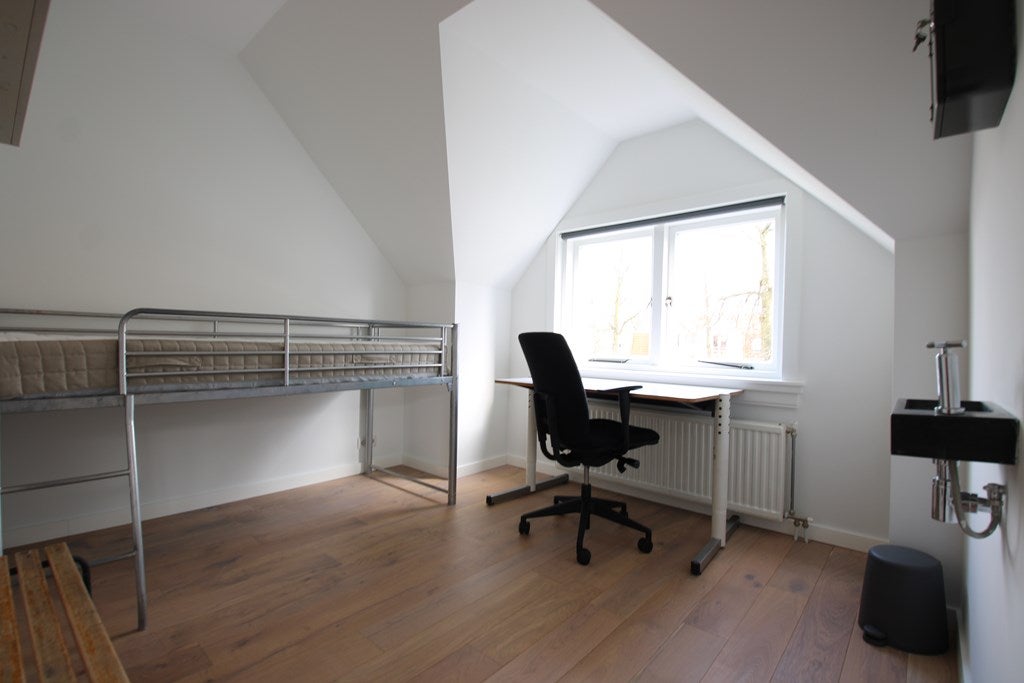 Woonhuis aan de Javalaan in Heemstede (2103 VE)