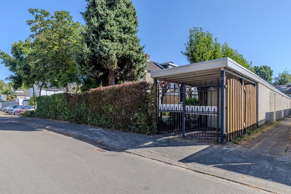 Hoekwoning te koop: Steenmetsersdreef 11, Maastricht
