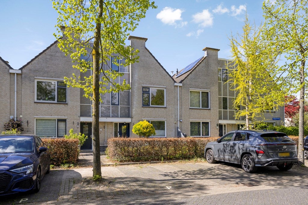 Tussenwoning te koop: Middachtenlaan 46, Almere