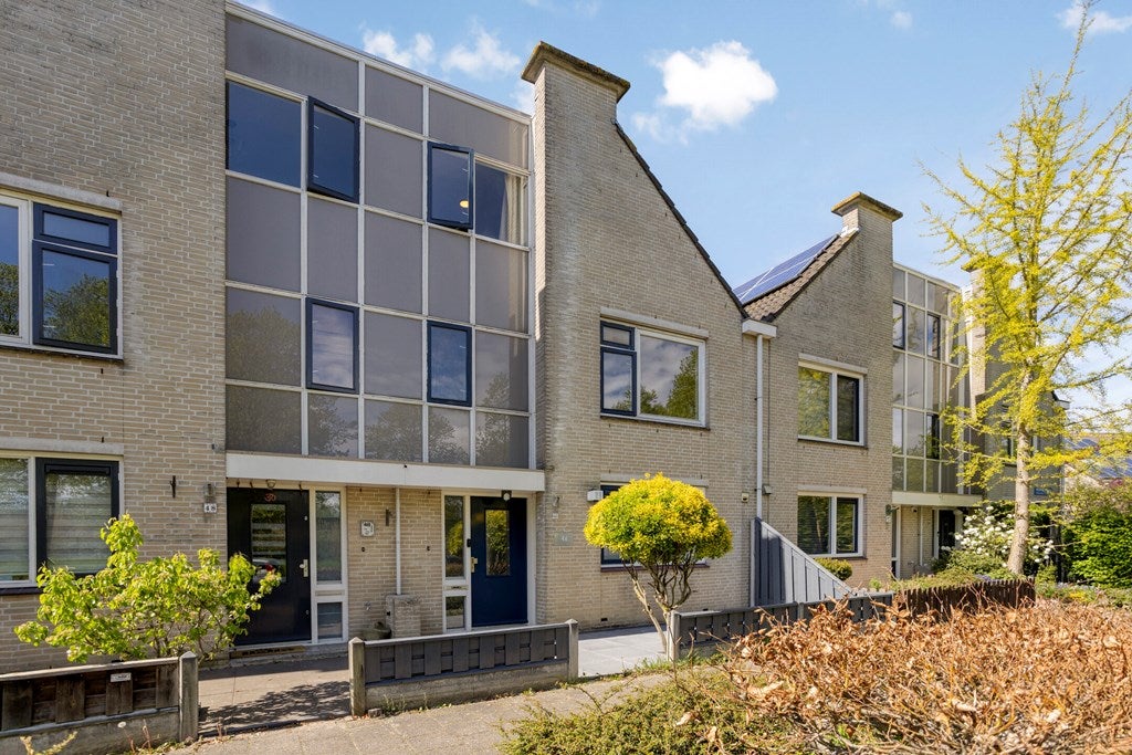 Tussenwoning te koop: Middachtenlaan 46, Almere