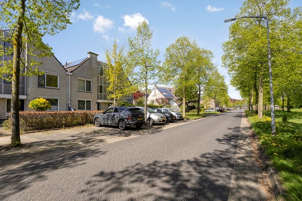 Middachtenlaan 46 in Almere
