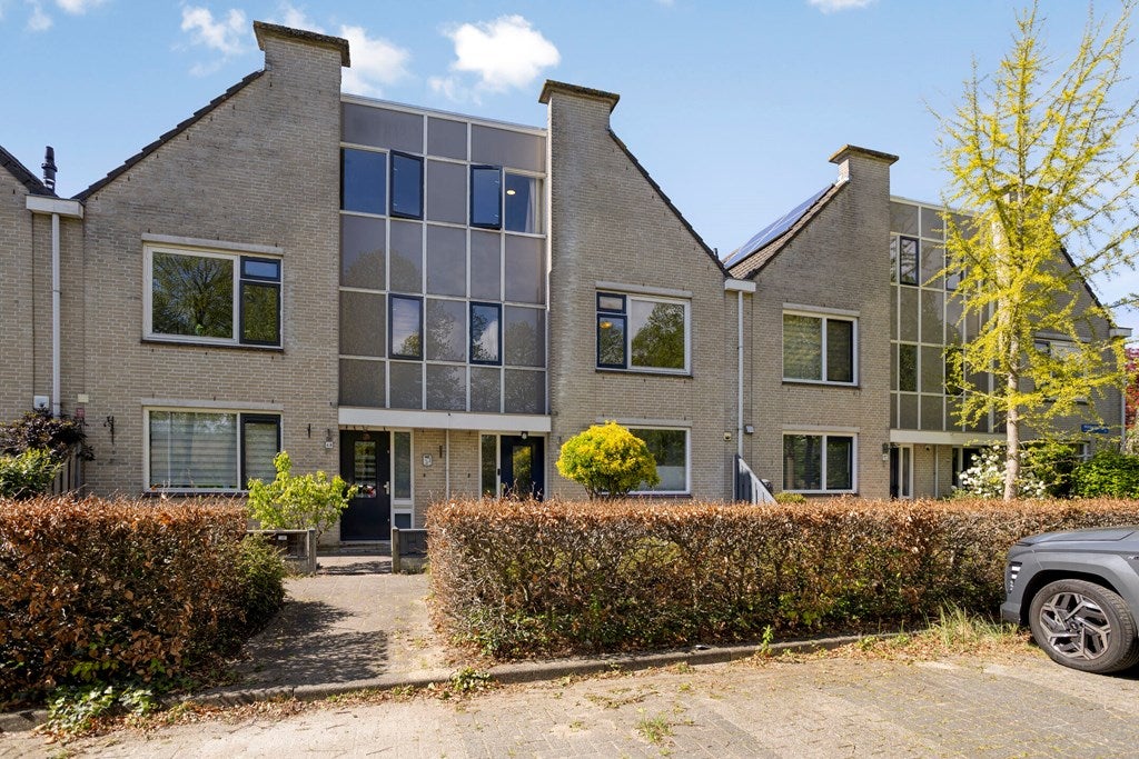 Tussenwoning te koop: Middachtenlaan 46, Almere