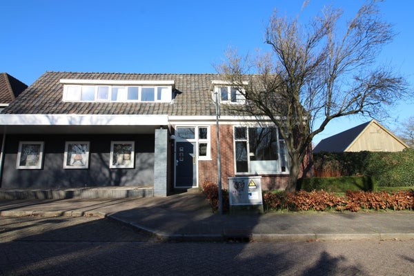 Huis Douwelaan in Oentsjerk