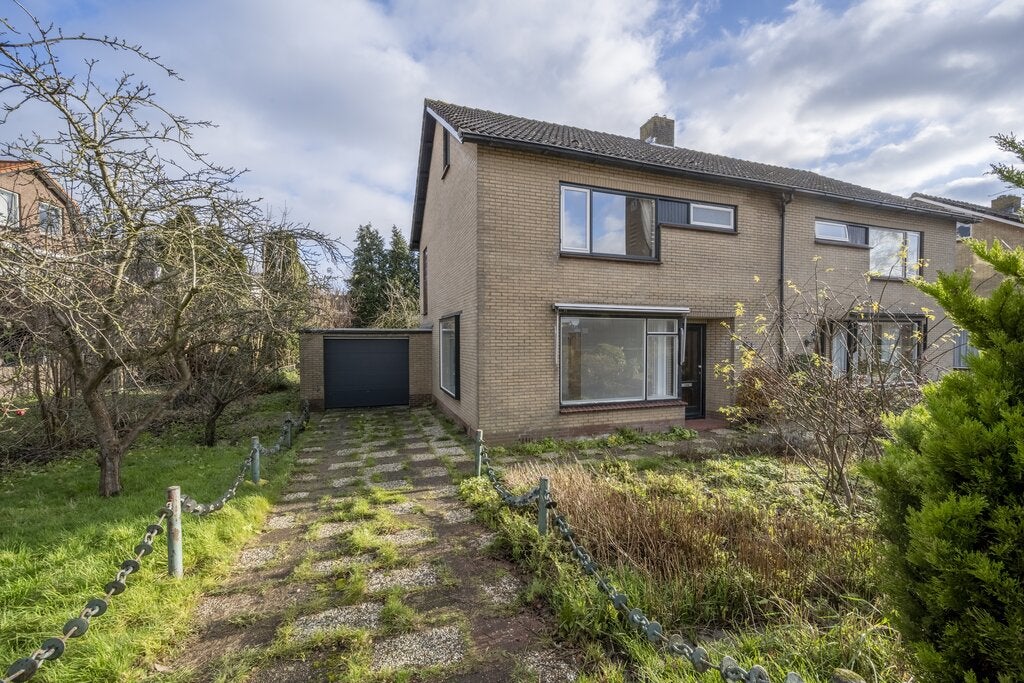 Huis Koninginneweg 1 in Zuid-Beijerland