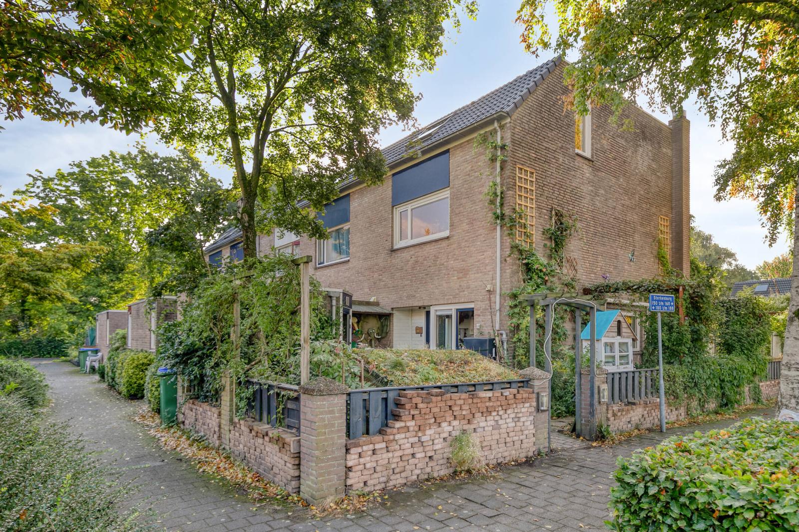 Huis Sterkenburg 180 in Ede