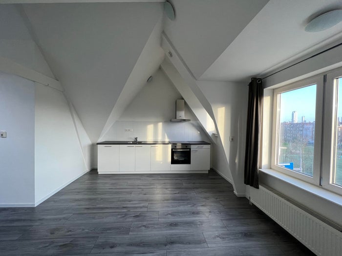 Te huur: Studio Beukelsdijk in Rotterdam