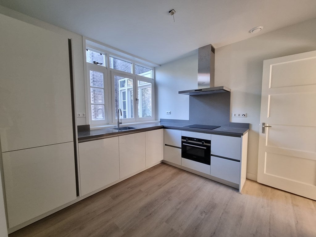 Woning te huur: Stadionkade, Amsterdam