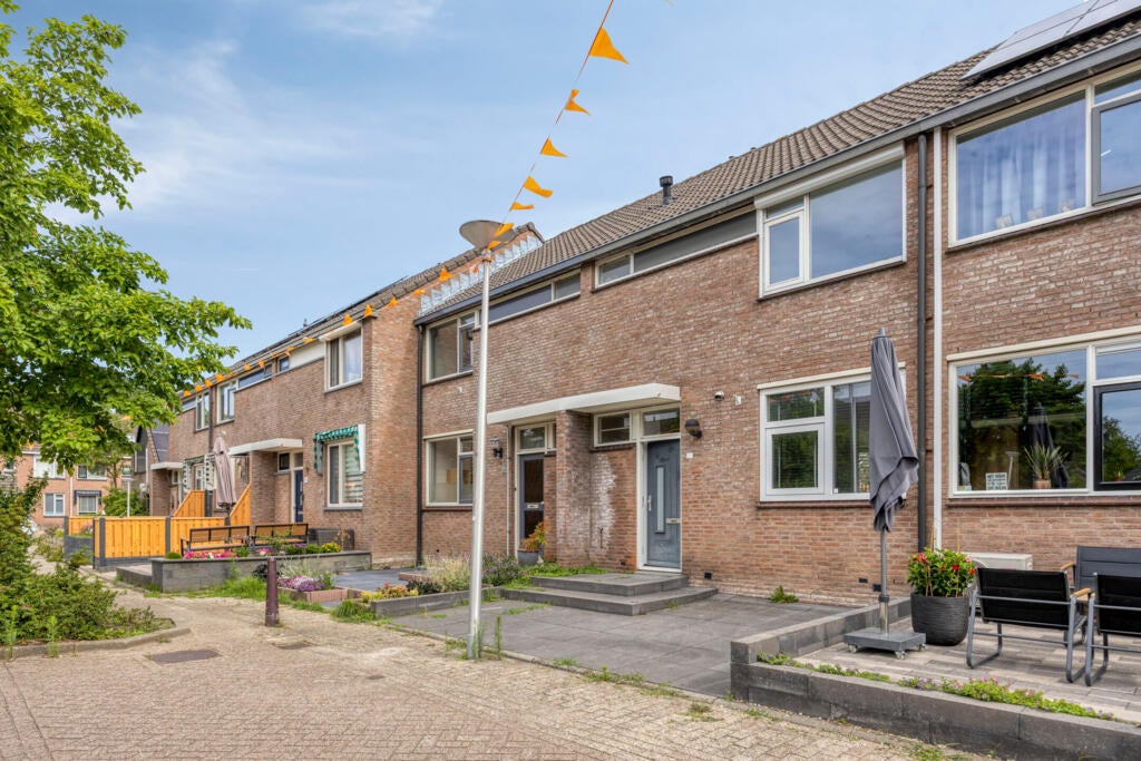 Tussenwoning te koop: De Panneboeter 55, Hendrik-Ido-Ambacht