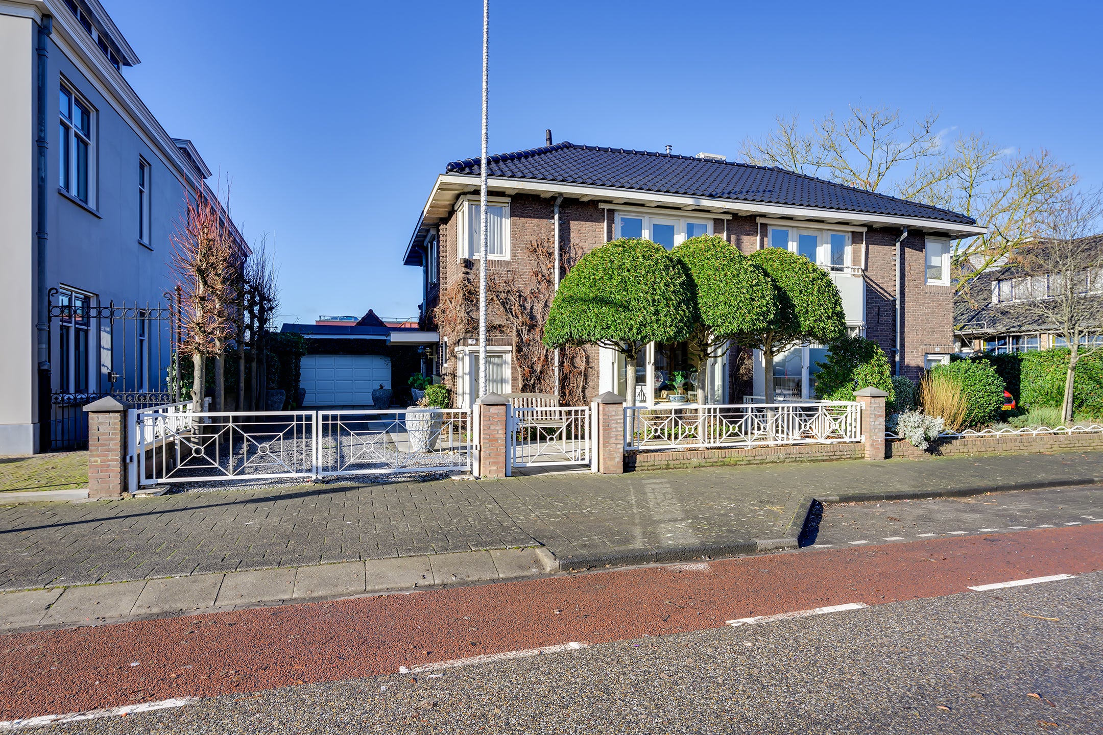 Twee-onder-één-kap te koop: Merwestraat 17, Sliedrecht