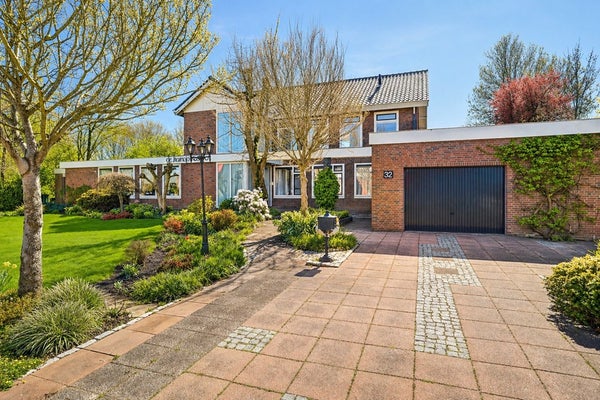 Huis Dijkstraat 32 in Roelofarendsveen