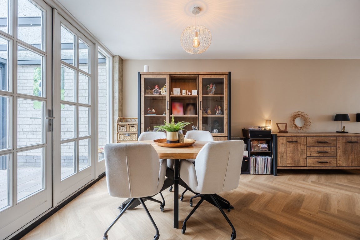 Tussenwoning te koop: Kastanjelaan 28, Halsteren