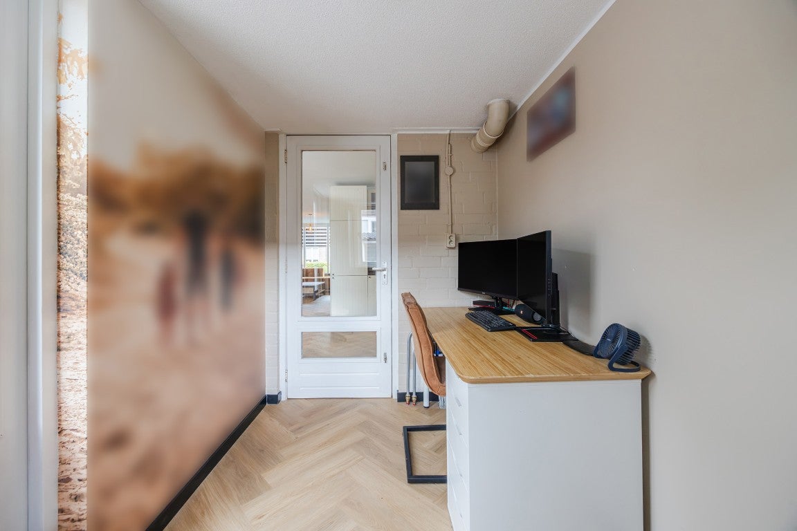 Tussenwoning te koop: Kastanjelaan 28, Halsteren
