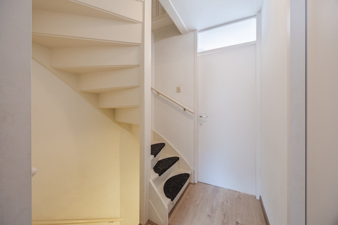 Tussenwoning te koop: Kastanjelaan 28, Halsteren