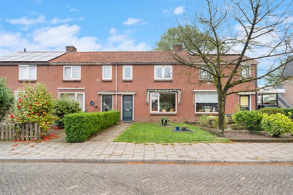 Huis Julianastraat 4 in Enter