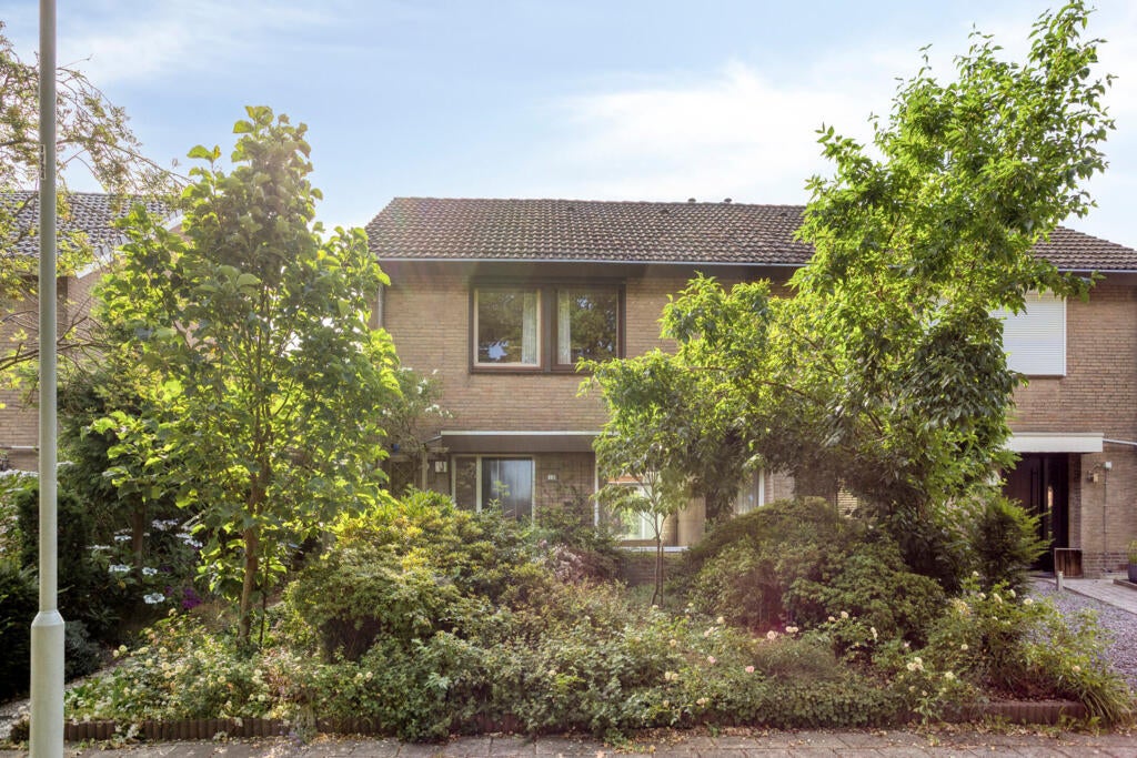 Twee-onder-één-kap te koop: Markies de Schenkweg 16, Nieuwstadt