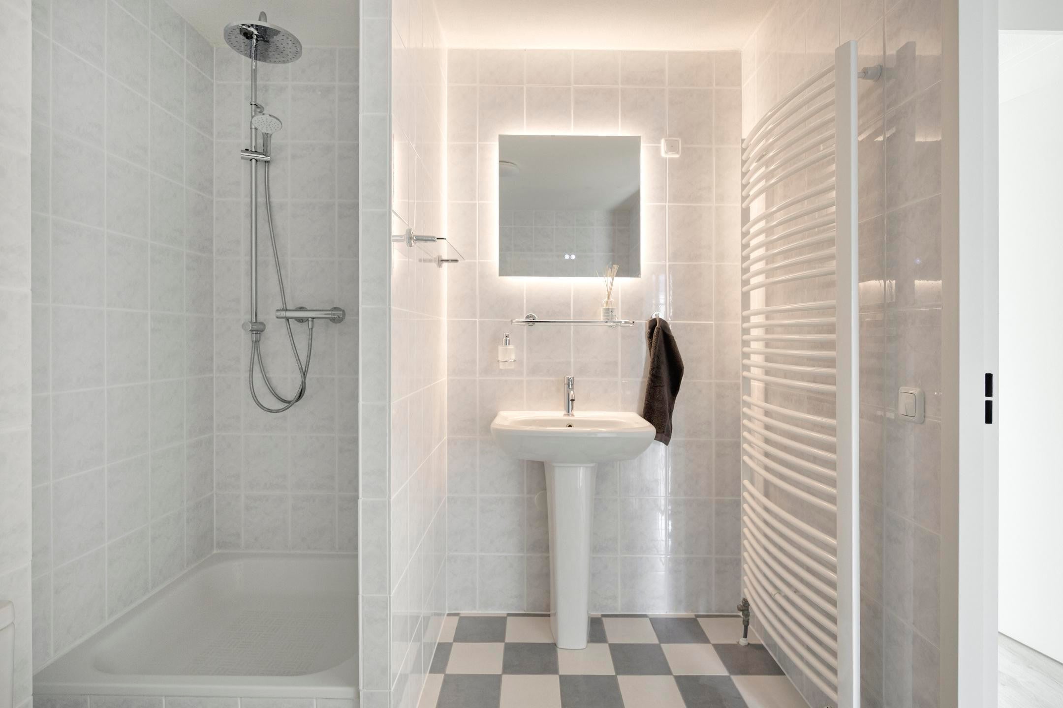 Tussenwoning te koop: Lindt 6, Helmond
