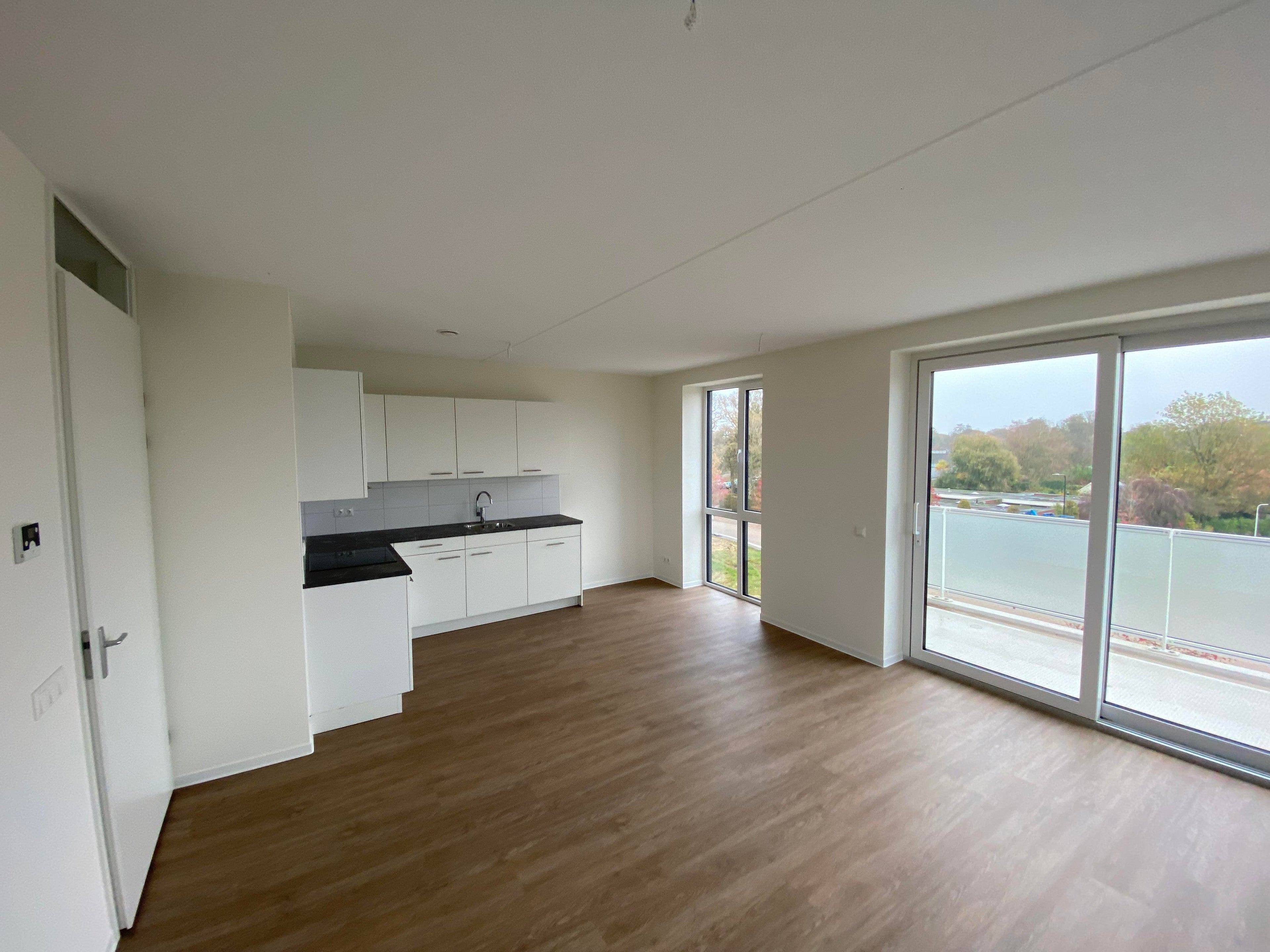 Appartement te huur: Rijksstraatweg 3A-13, Hurdegaryp