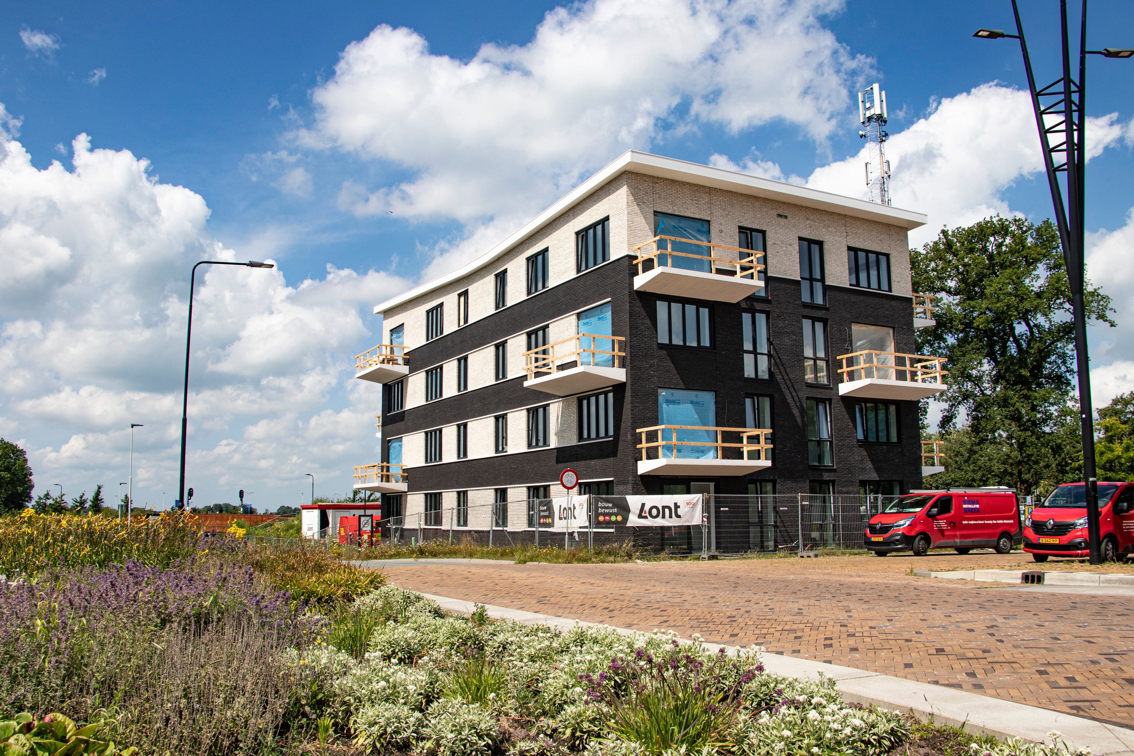 Appartement te huur: Rijksstraatweg 3A-13, Hurdegaryp