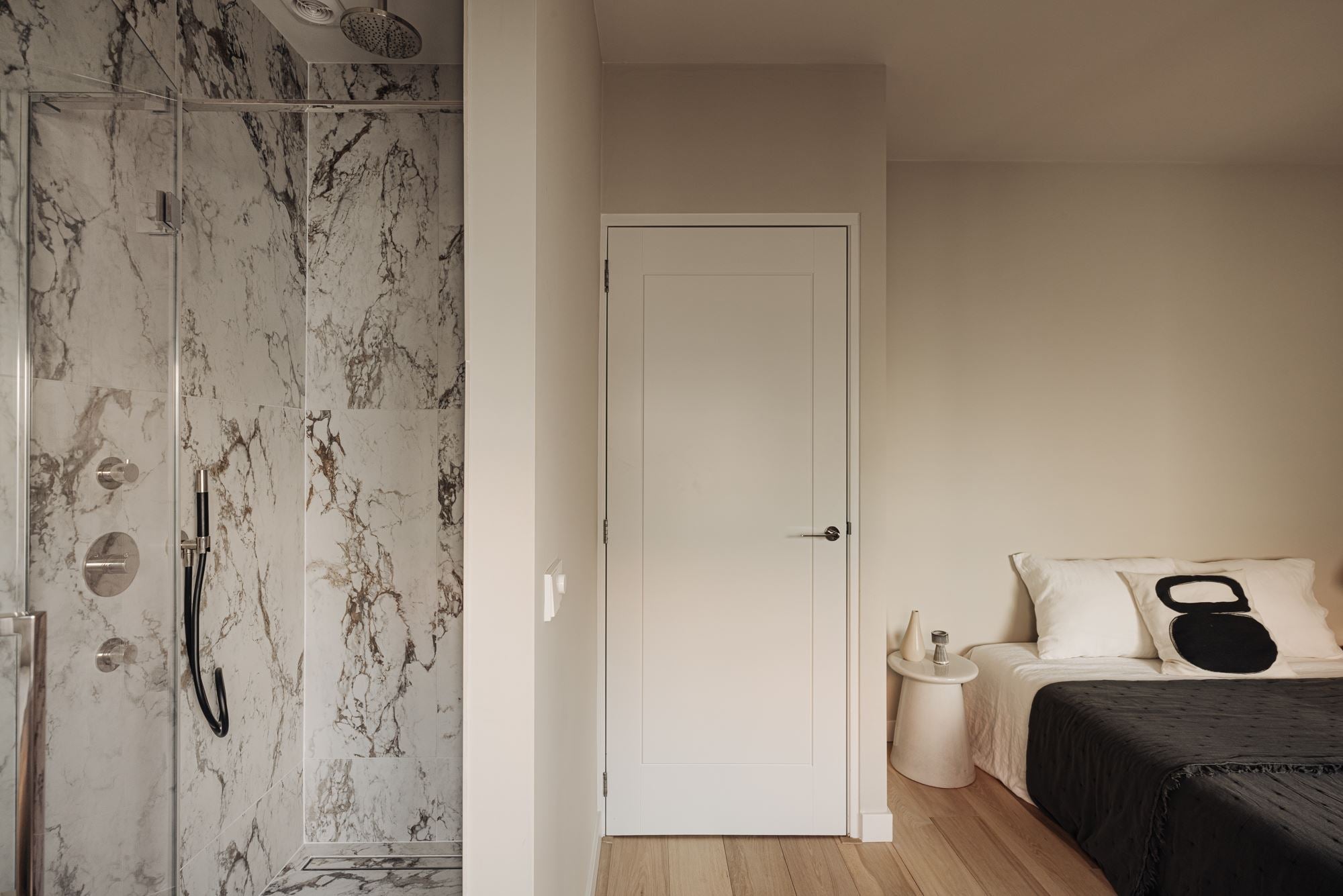 Woning te huur: Kromme Waal, Amsterdam