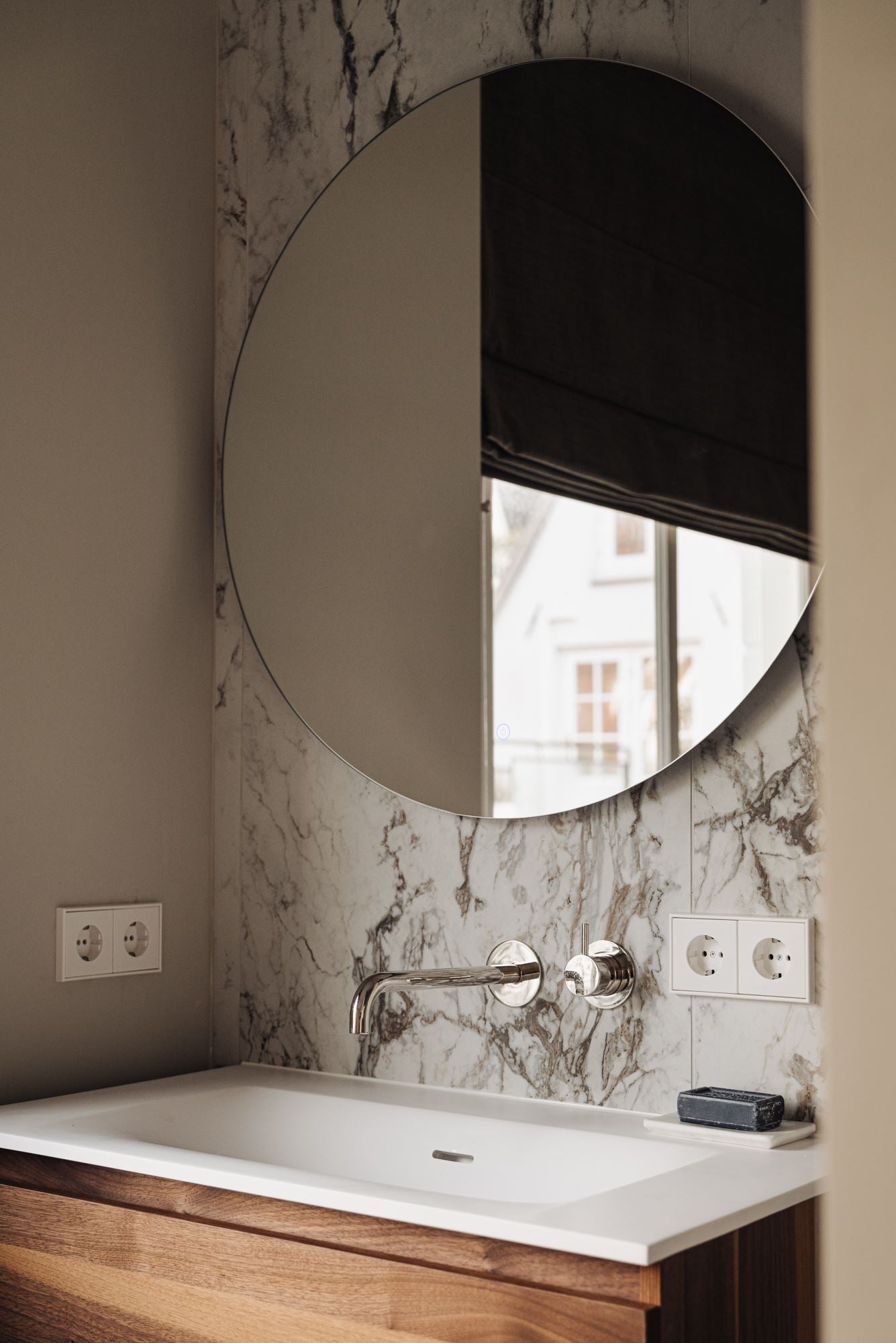 Woning te huur: Kromme Waal, Amsterdam