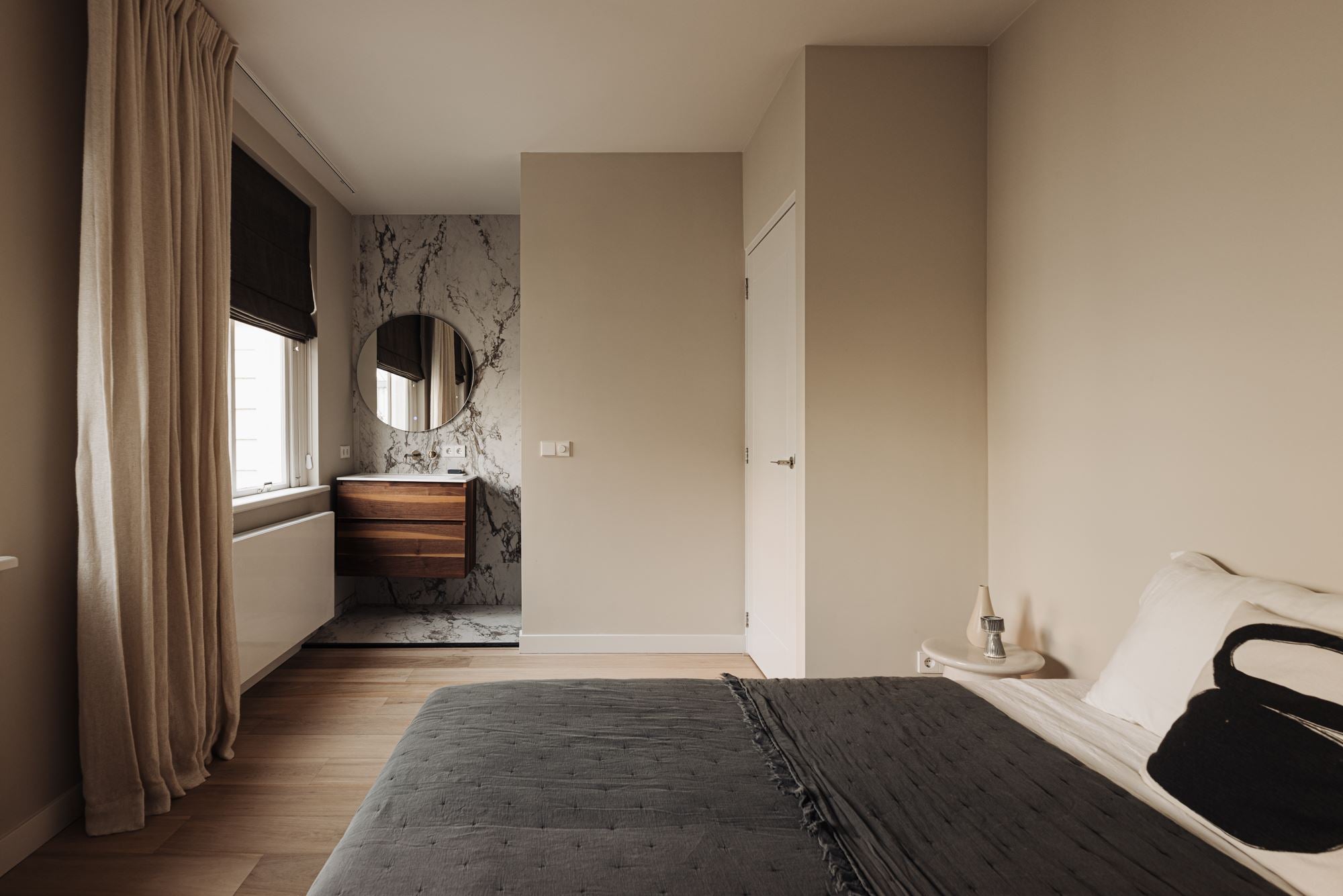 Woning te huur: Kromme Waal, Amsterdam