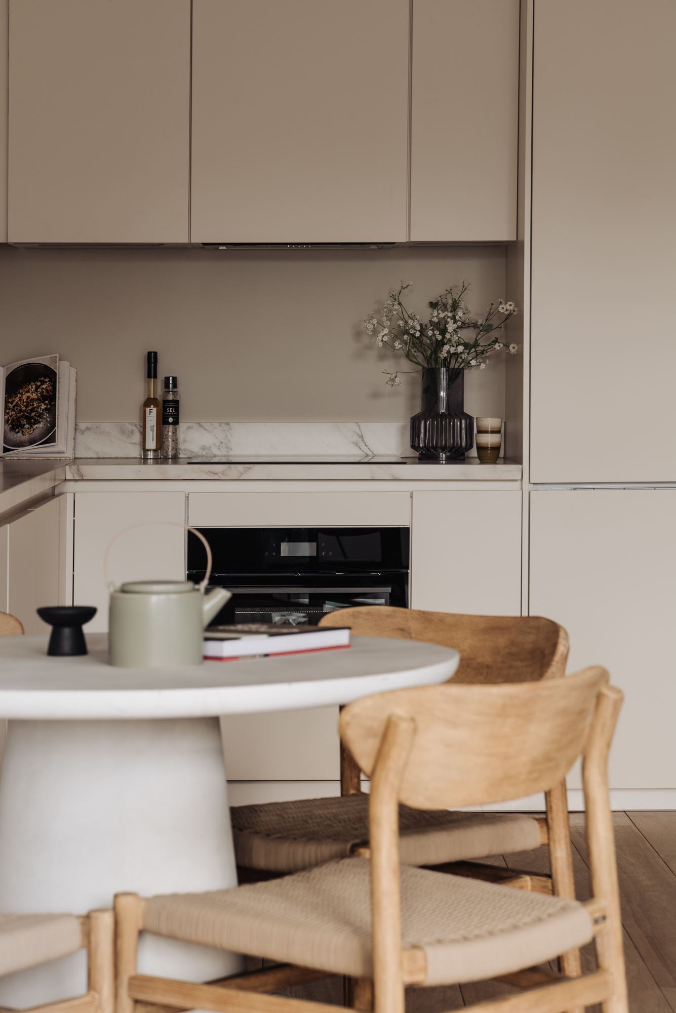 Woning te huur: Kromme Waal, Amsterdam
