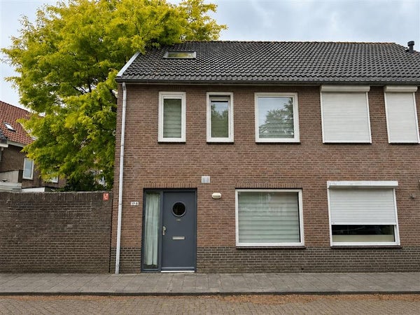 Huis Robert Fruinstraat 23 02 in Tilburg