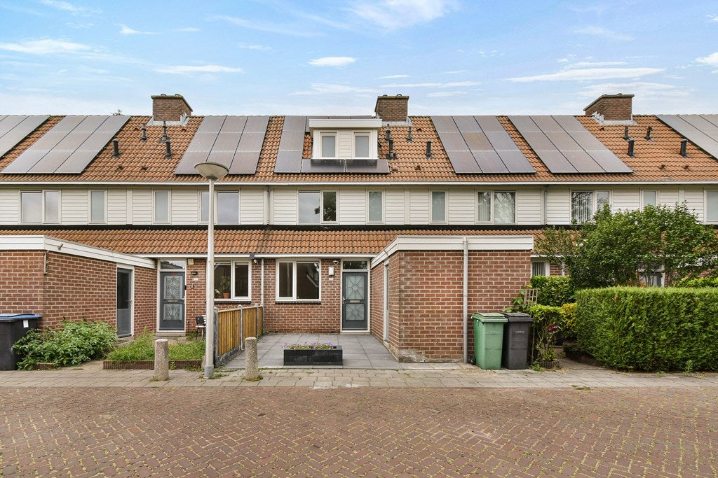 House Troubadour 120