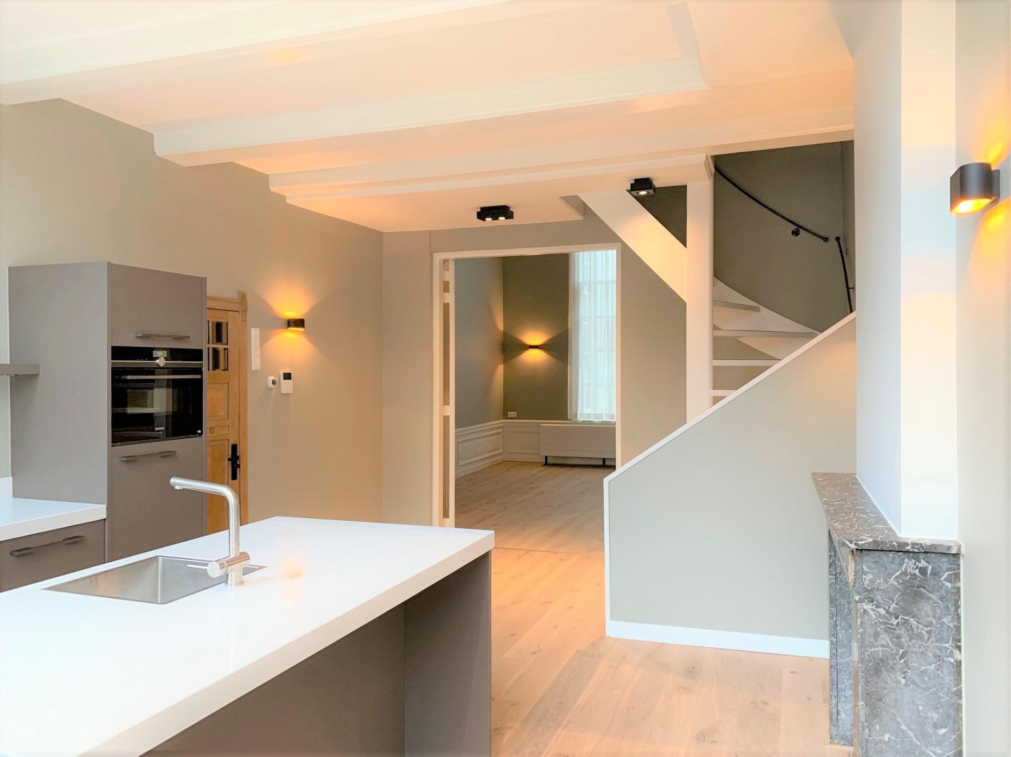 Woning te huur: Oudezijds Voorburgwal, Amsterdam