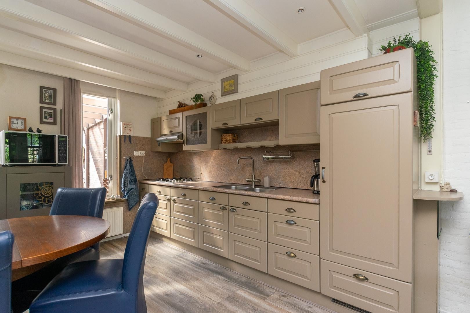 Tussenwoning te koop: Behringhof 37, Hoogeveen
