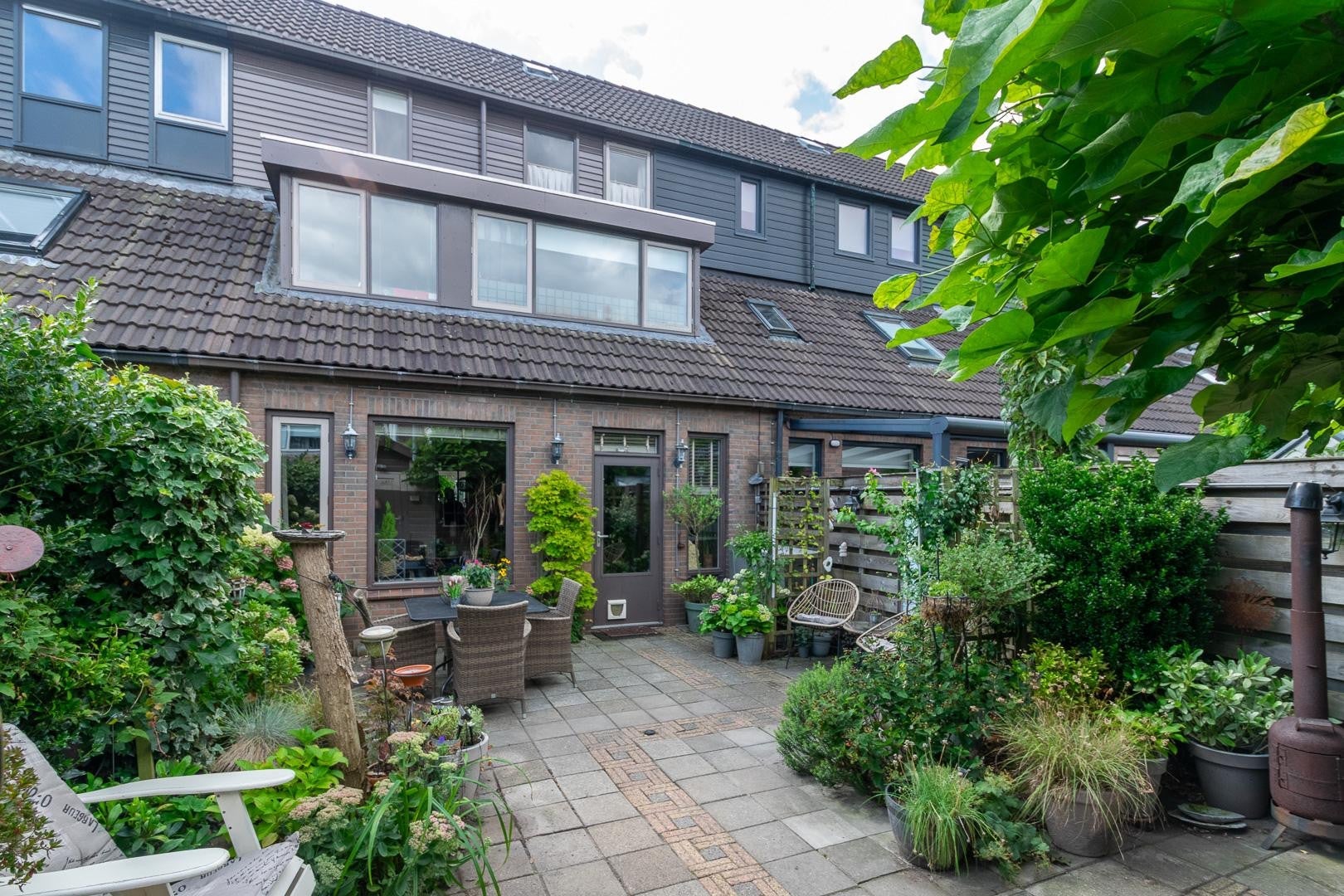 Tussenwoning te koop: Behringhof 37, Hoogeveen