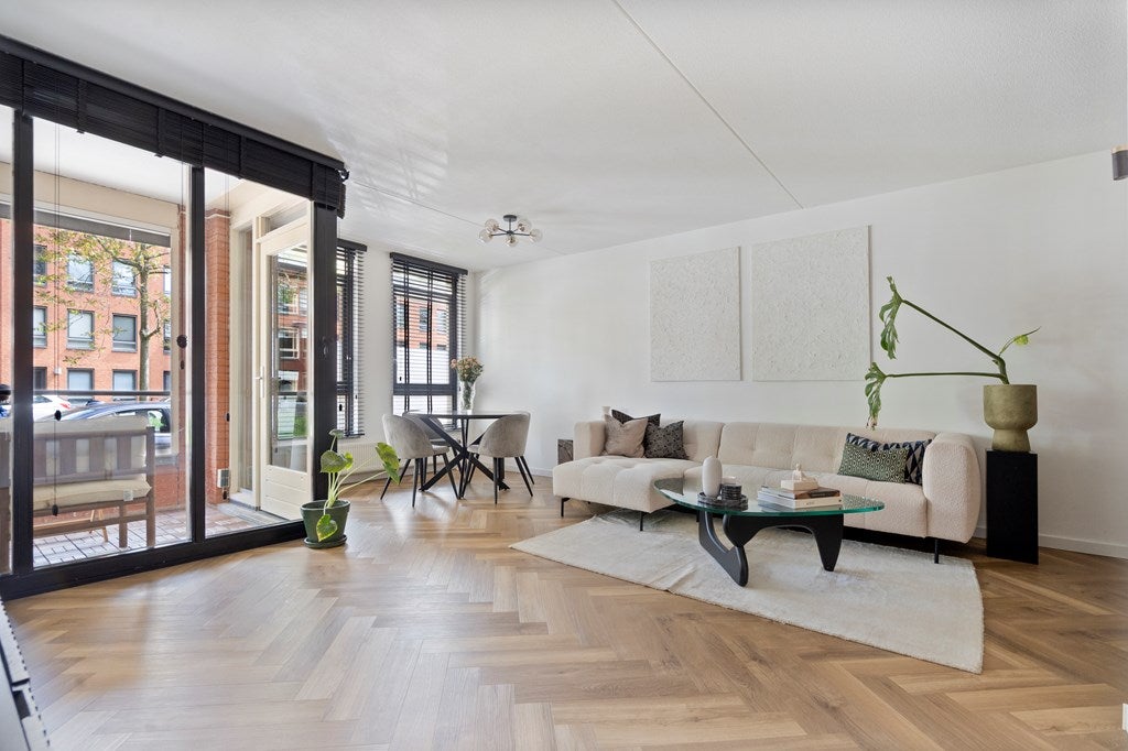 Appartement Weidevogellaan 312 in Den Haag