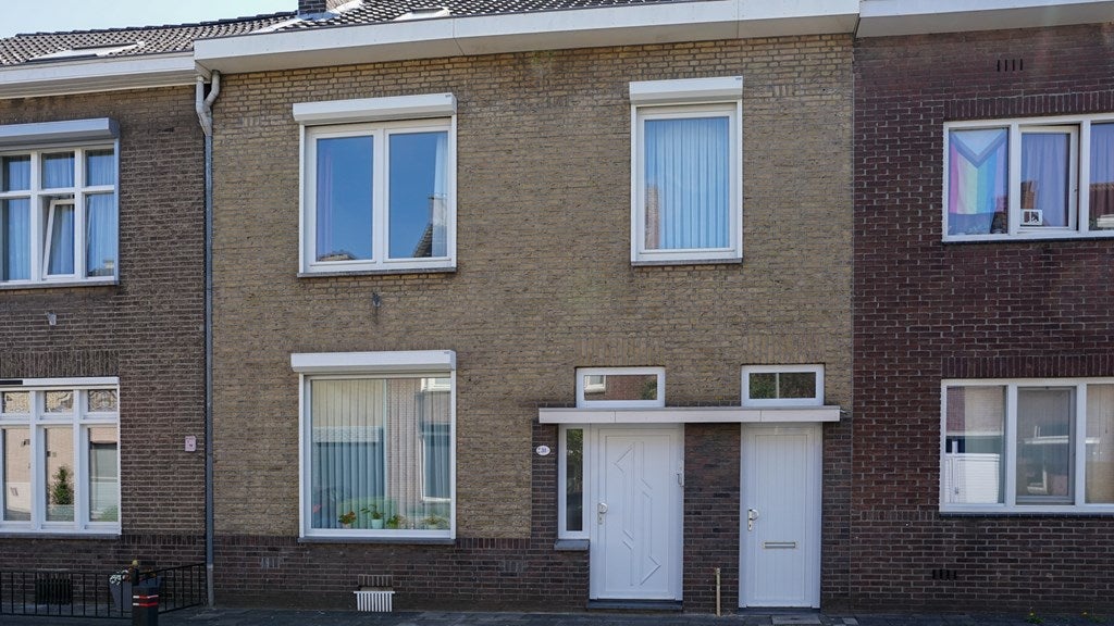 Tussenwoning te koop: Sint Servatiusweg 31, Maastricht