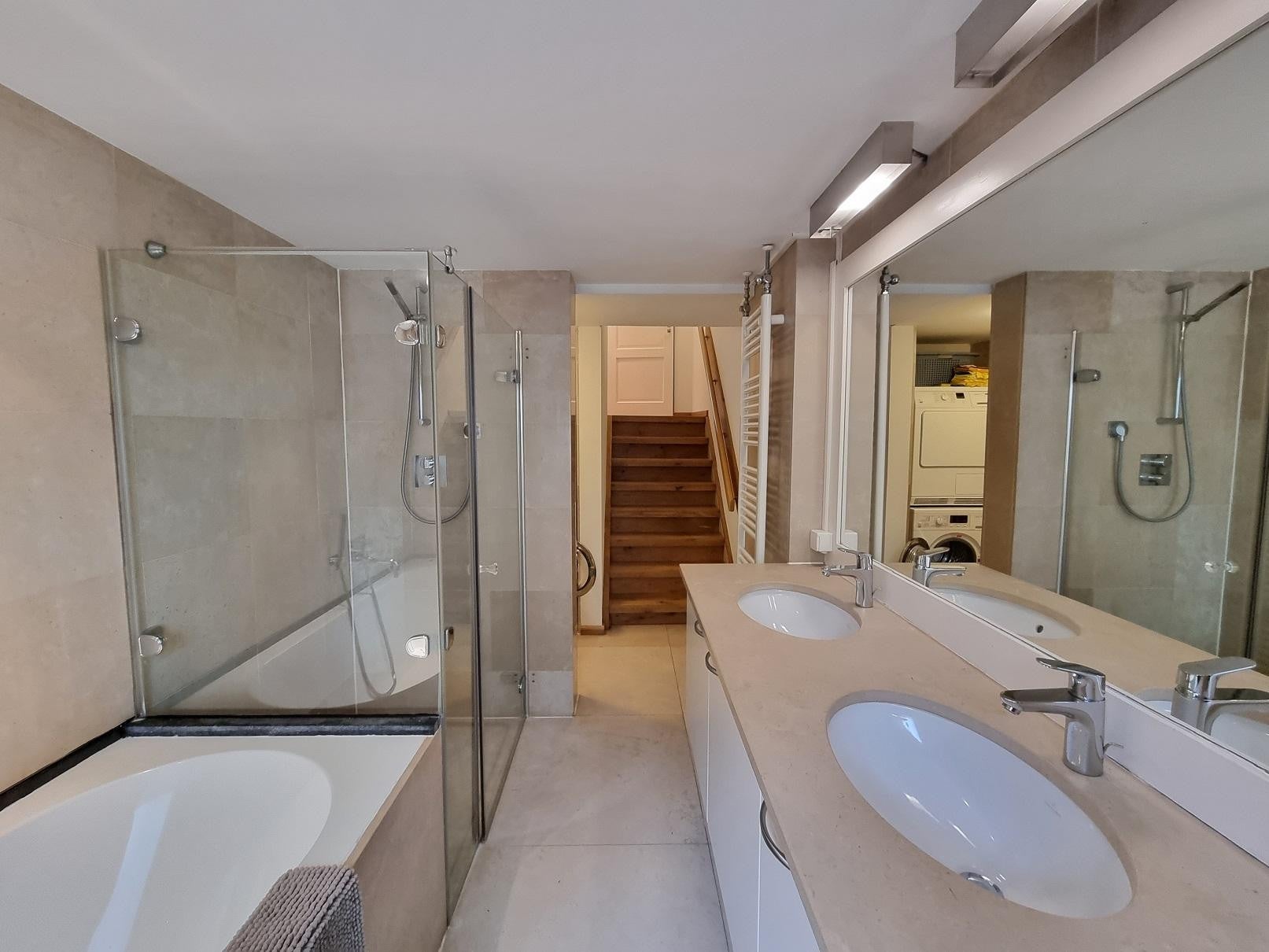 Woning te huur: Van Baerlestraat, Amsterdam