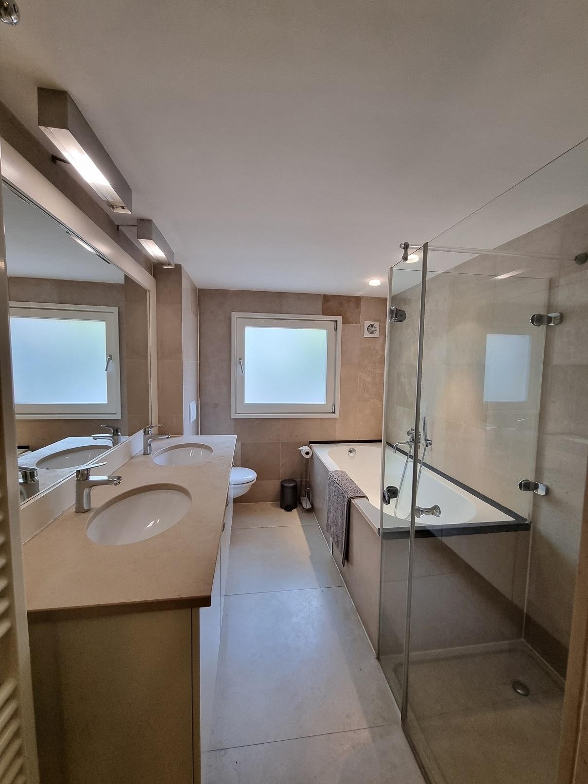 Woning te huur: Van Baerlestraat, Amsterdam