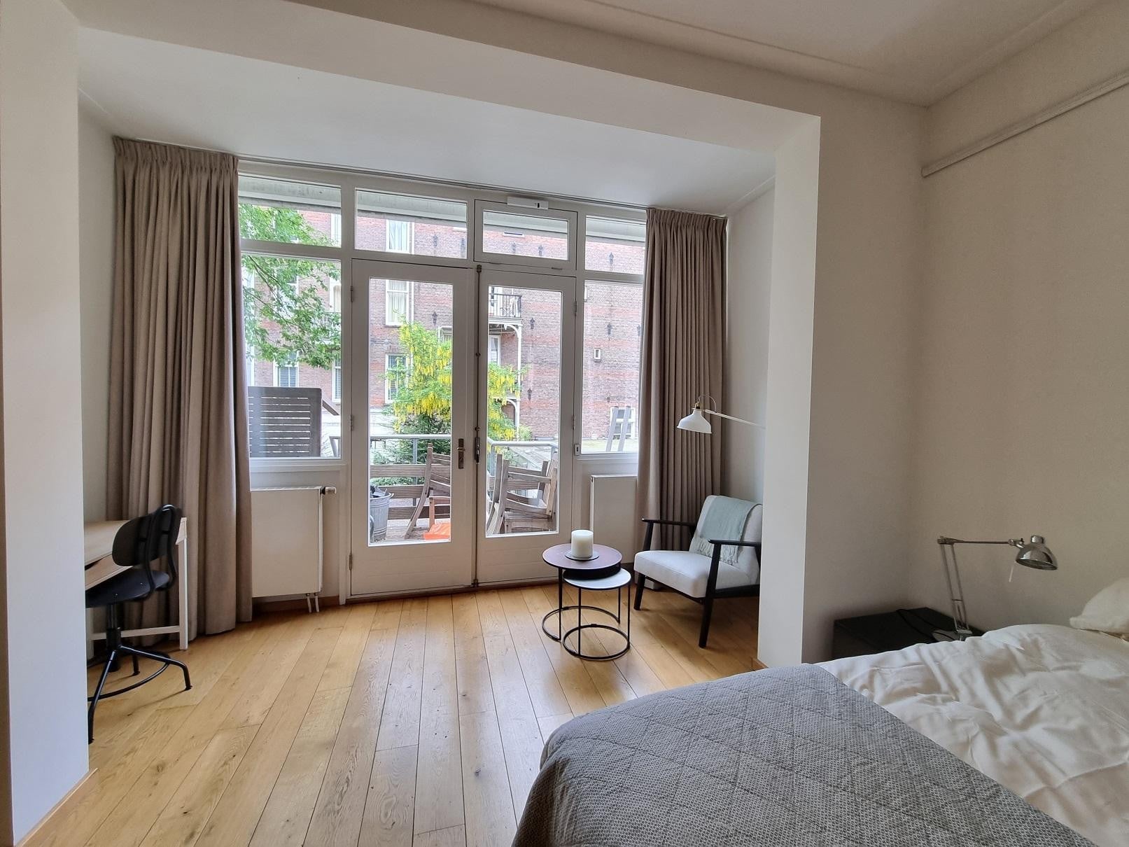 Woning te huur: Van Baerlestraat, Amsterdam