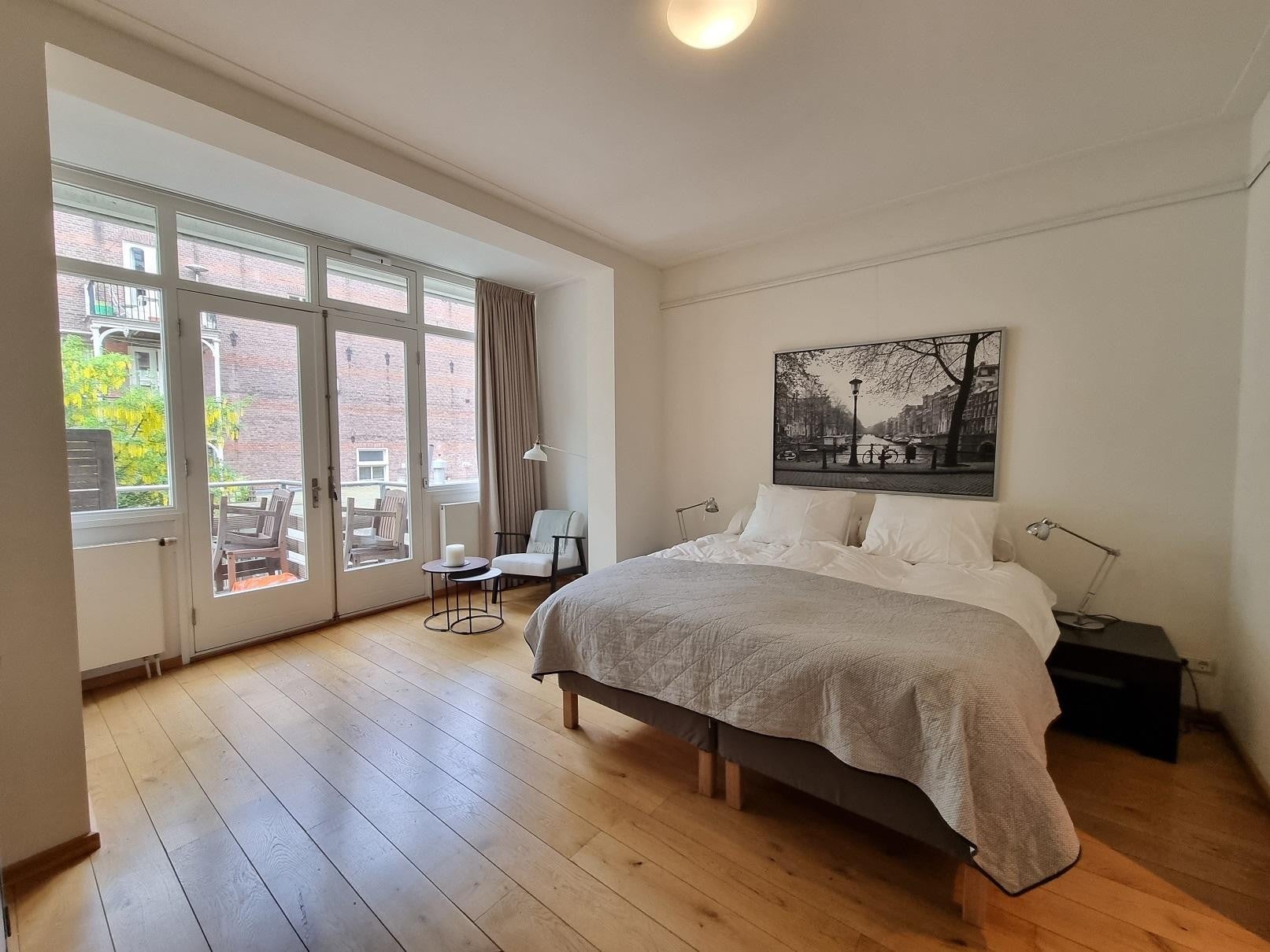 Woning te huur: Van Baerlestraat, Amsterdam