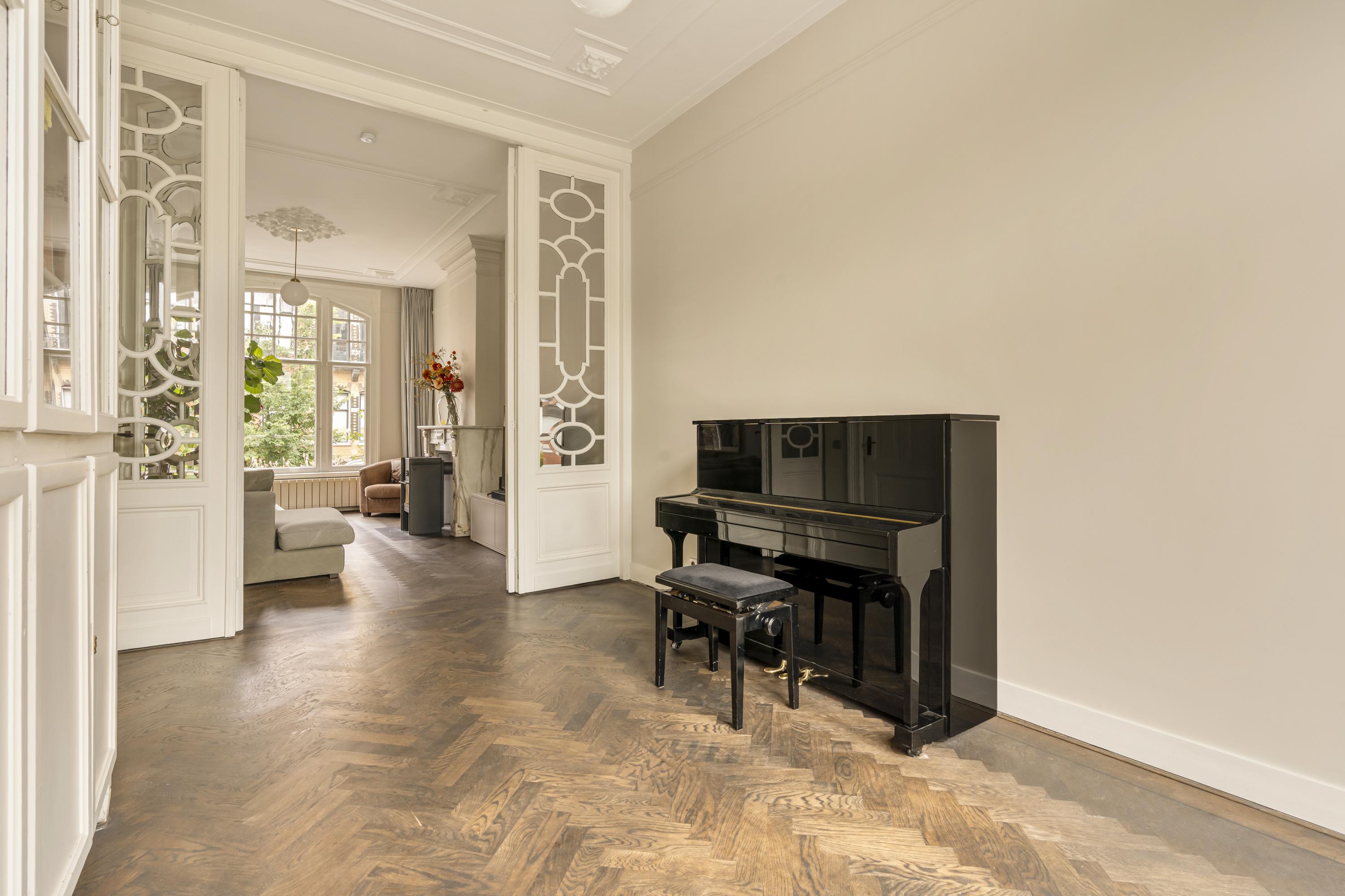 Tussenwoning te huur: Hogeweg 72, Amsterdam