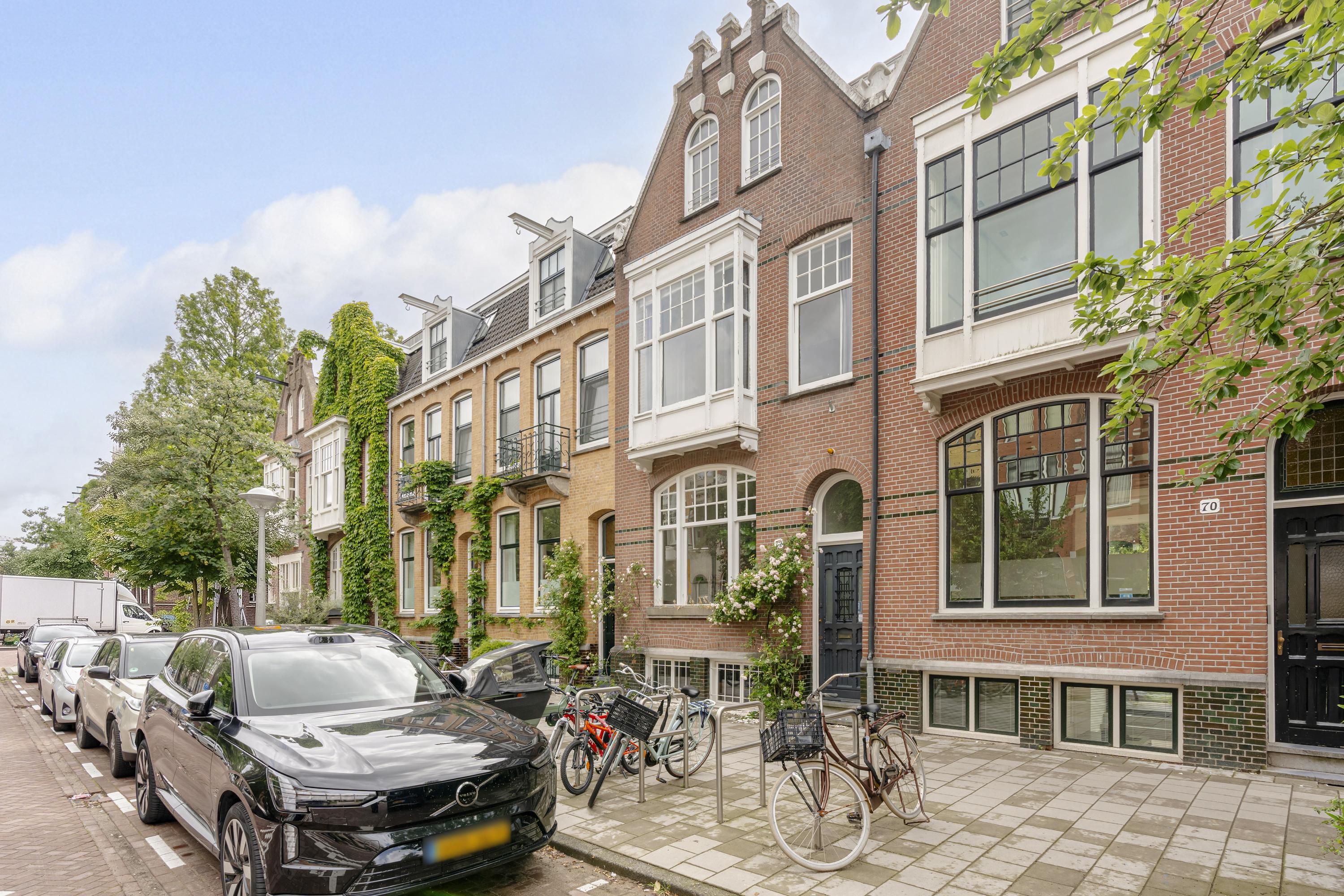 Tussenwoning te huur: Hogeweg 72, Amsterdam