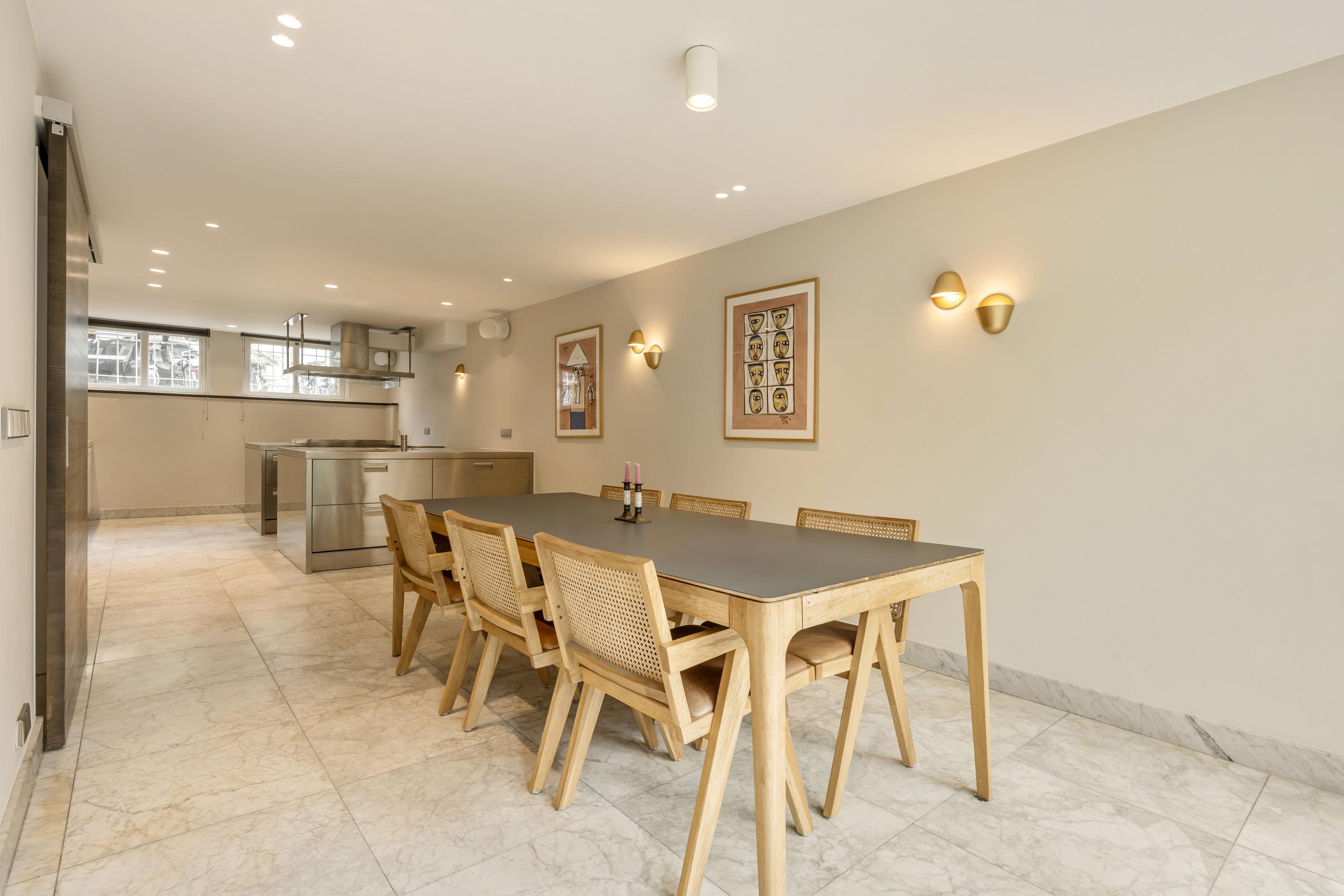 Tussenwoning te huur: Hogeweg 72, Amsterdam
