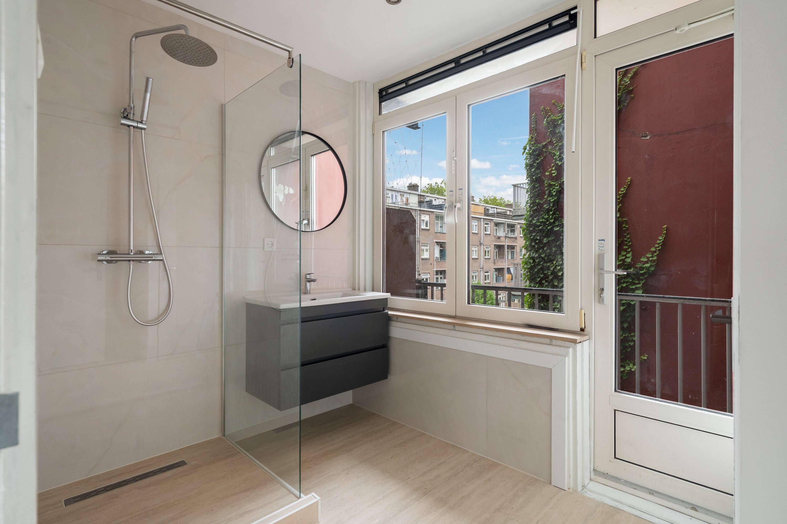 Appartement te koop: Strevelsweg 339, Rotterdam