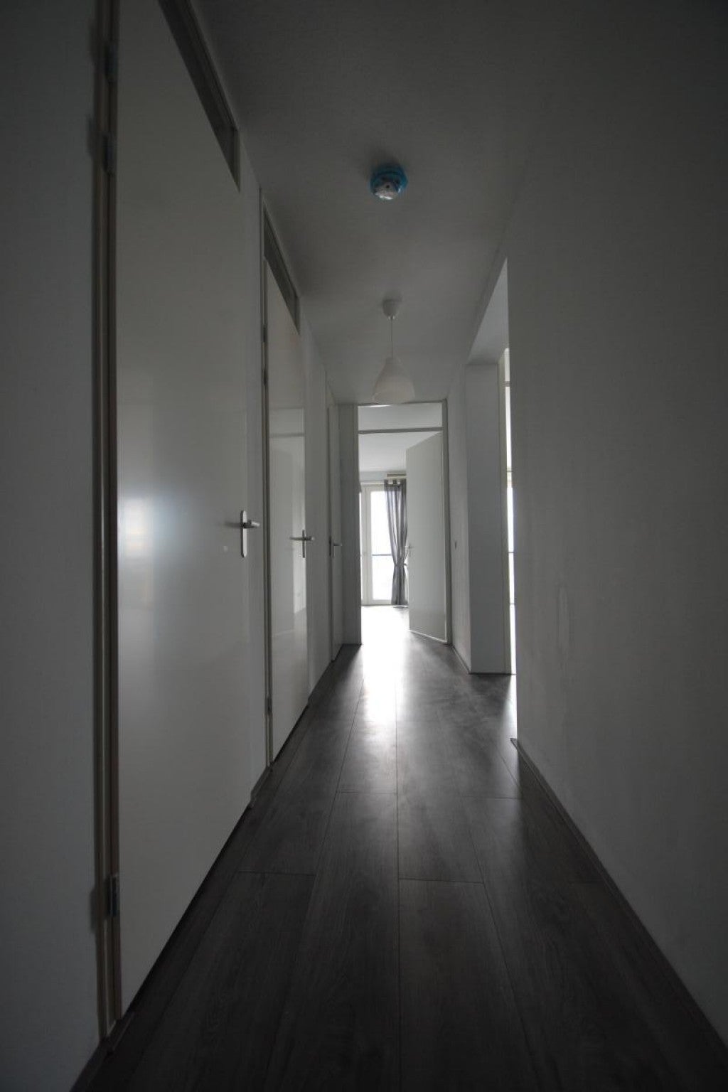 Appartement Vrouw Avenweg in Den Haag