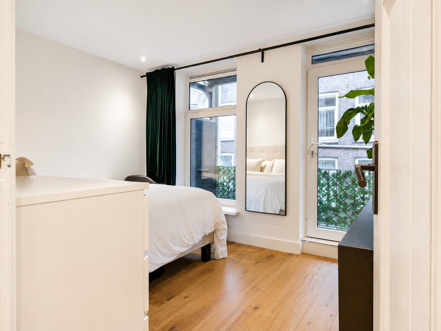 Appartement te huur: Albert Cuypstraat 150B, Amsterdam