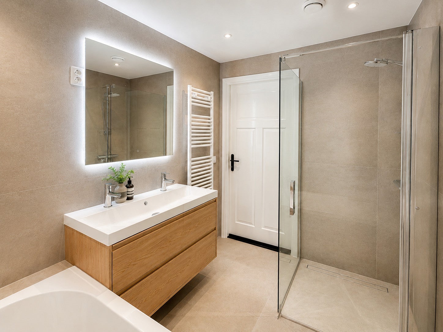 Appartement te huur: Albert Cuypstraat 150B, Amsterdam